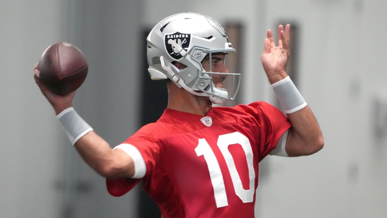 Raiders' Jimmy Garoppolo throws interceptions at training camp, Raiders  News