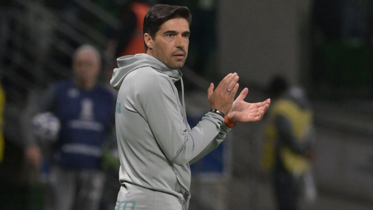 Abel cita Guardiola e é direto sobre mudanças táticas no Palmeiras: 