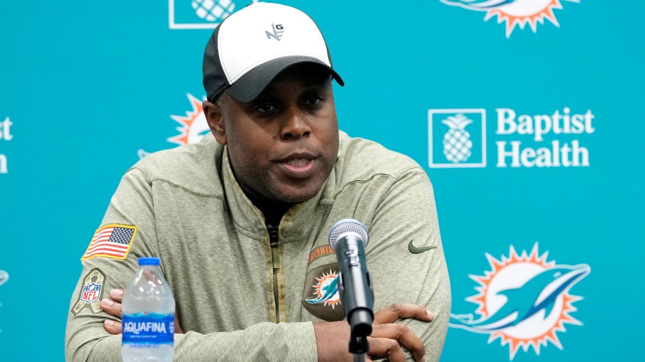 Dolphins gra na stole Tua, Wilkins rozmawia o kontrakcie do zakończenia sezonu