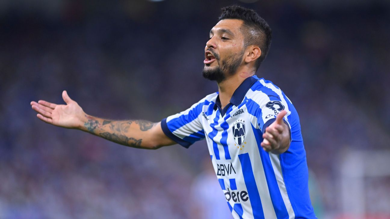 'Tecatito' reaparece con Rayados entre aplausos luego de una década - ESPN