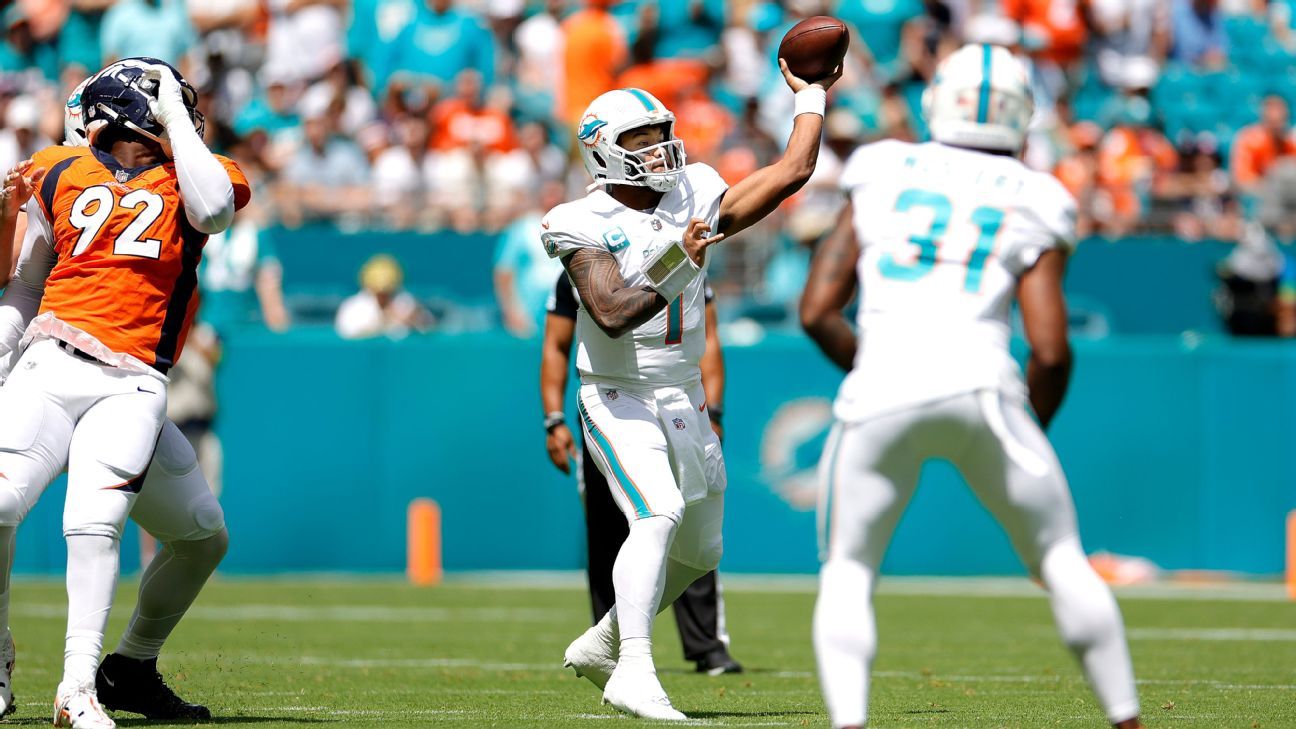 WATCH: WR Tyreek Hill scores on 54-yard TD to give Dolphins a lead