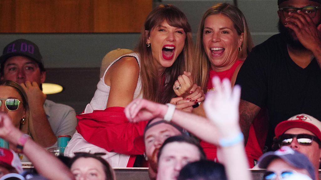 Taylor Swift accepts Travis Kelce’s invitation to attend Chiefs game