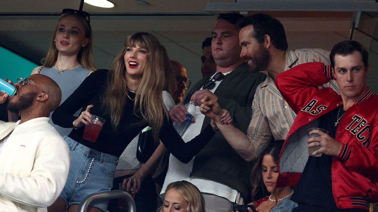 Taylor Swift and Sophie Turner go to Kansas City Chiefs Game