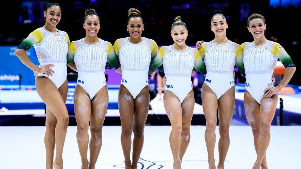 Equipe feminina do Brasil fatura prata inédita no Campeonato Mundial de  Ginástica