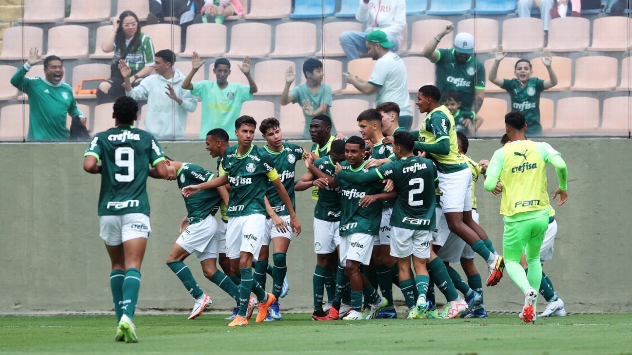 Estevão marca três vezes, Palmeiras vence o São Paulo e conquista o bicampeonato brasileiro sub-17