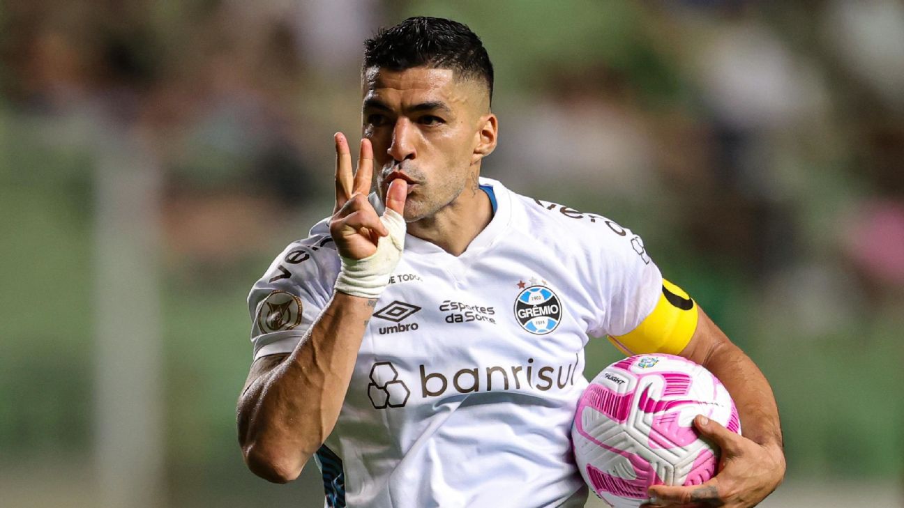 Suárez marca, Grêmio vence o América-MG e volta ao G-4 do Brasileirão