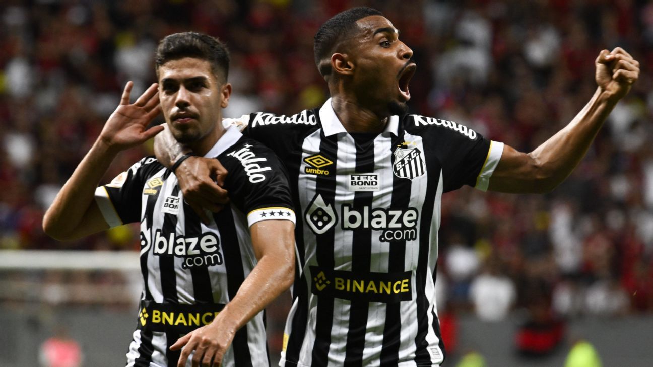 PES 2016: assista ao gameplay de uma partida entre Santos e São Paulo