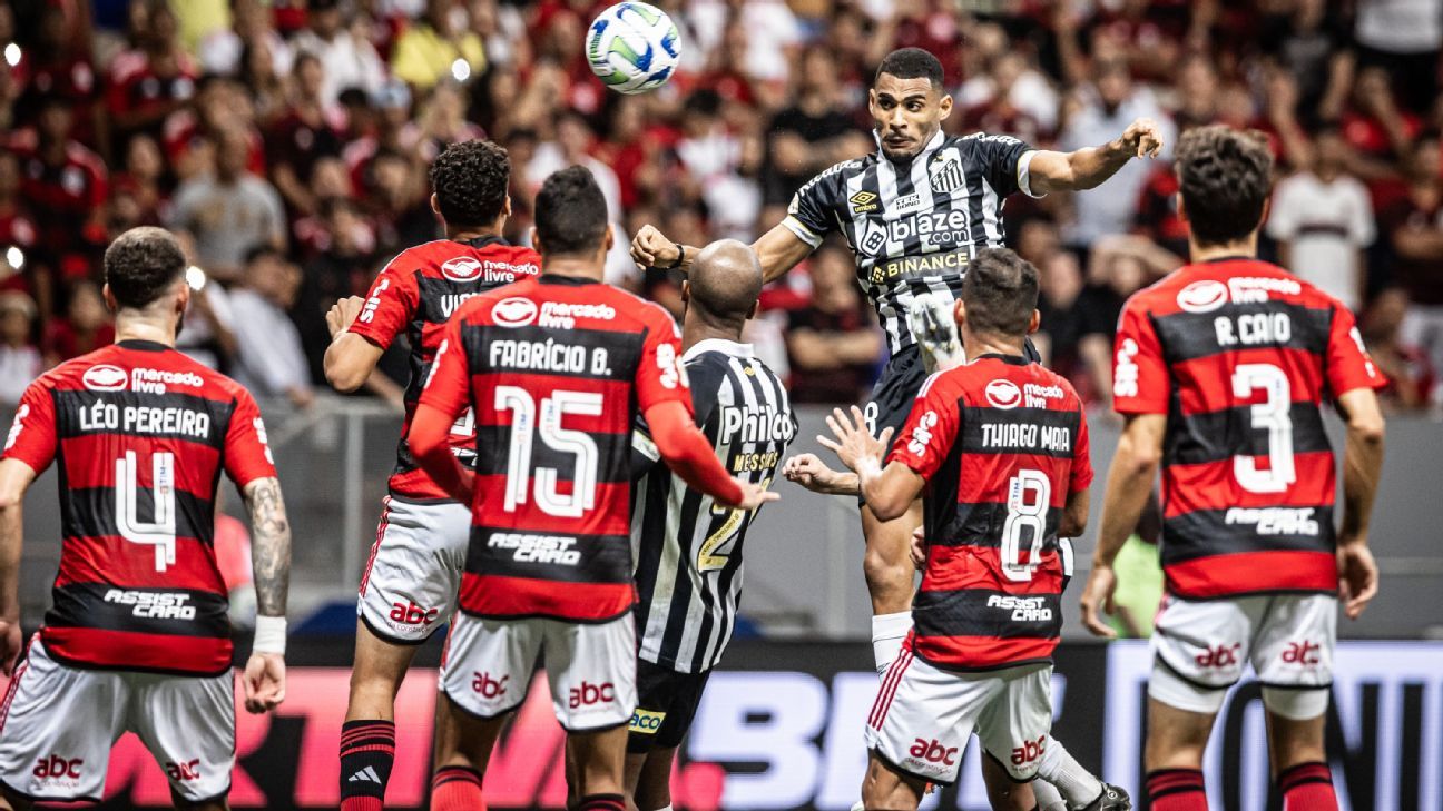 Súmula de Flamengo x Santos: árbitro relata arremesso de copos, garrafas e até de cadeira; Bruno Henrique se complica
