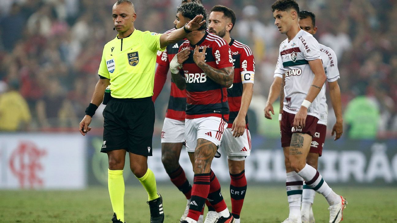 Gabigol se revolta com expulsão em Flamengo x Fluminense e faz questionamento à CBF nas redes