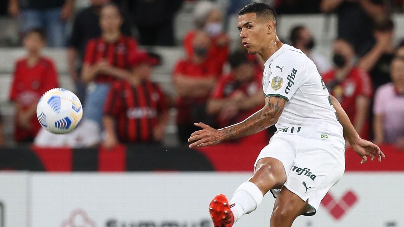 Palmeiras encaminha empréstimo de zagueiro Naves para clube português: detalhes importantes.