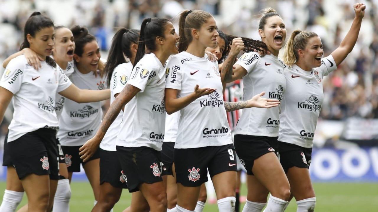 São Paulo faz gol antológico, mas Corinthians vira final do Paulistão feminino com goleada no Majestoso e fatura o tetra