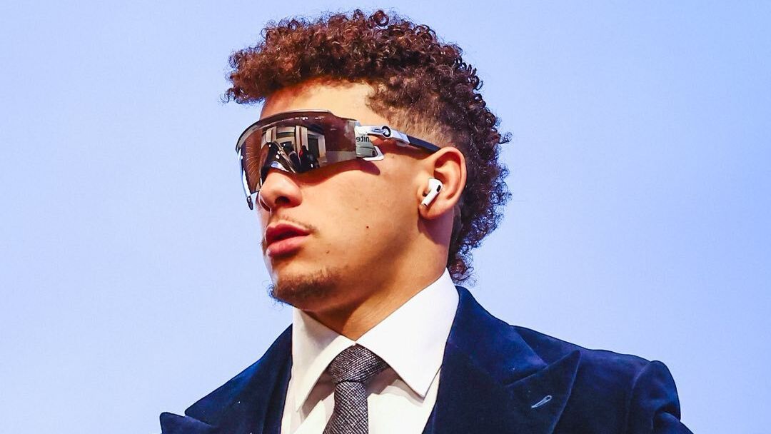 Mahomes and Kelce lead stylish Sunday night arrivals