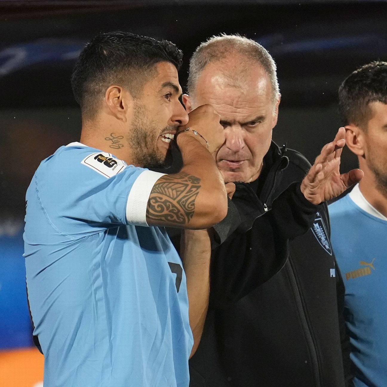 Uruguay FA boss backs Bielsa in Suárez dispute