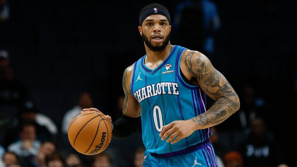 Sources: Bridges back to Hornets on $75M deal