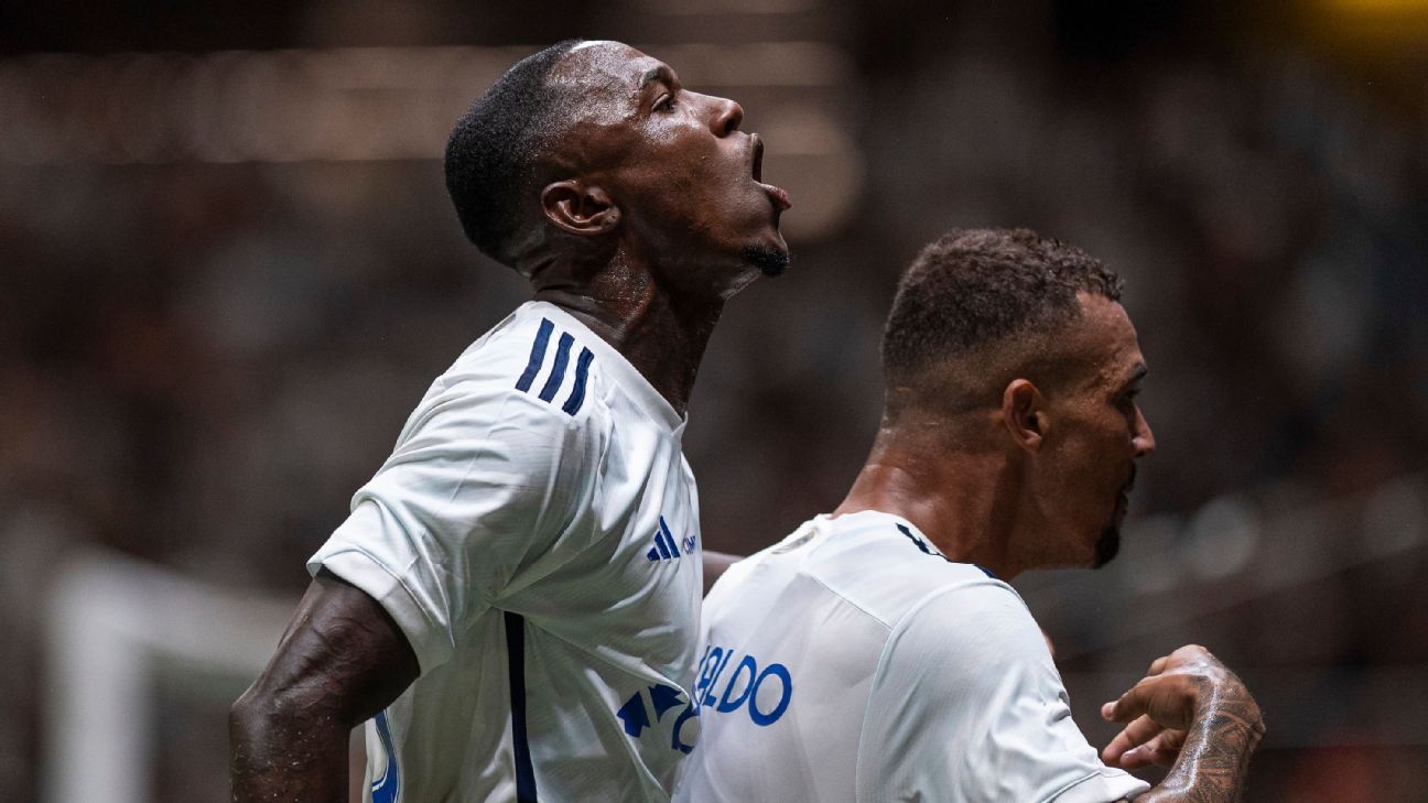 Cruzeiro domina confronto épico e conquista vitória crucial contra o Atlético-MG no Mineiro.