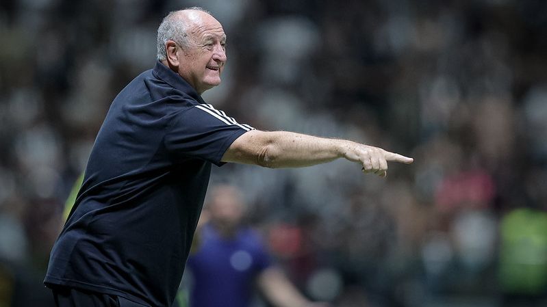 Felipão lamenta gol bizarro do Cruzeiro e se entristece com derrota do Atlético-MG