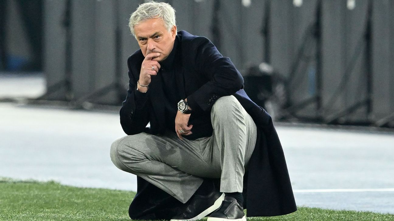 Fenerbahce confirm negotiations with Mourinho