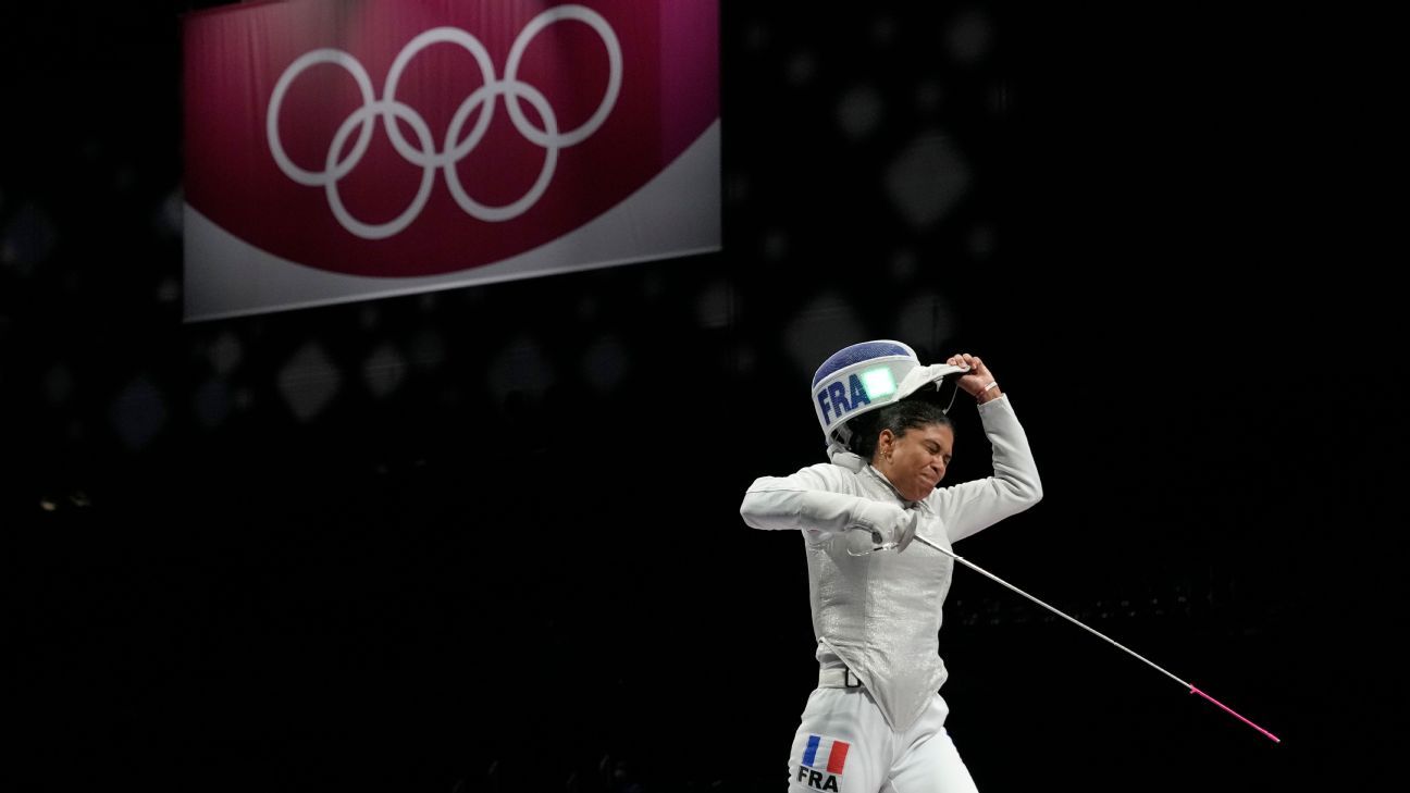 CAS overturns doping ban after kissing defense