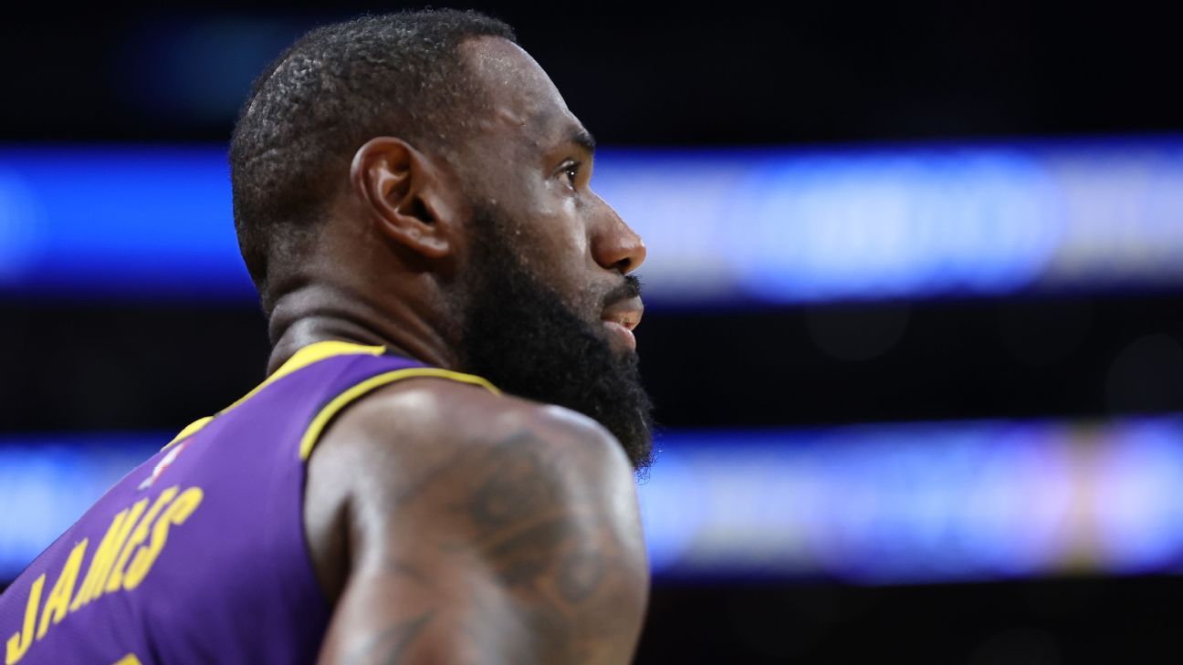 Lakers' LeBron James sits out win vs. Bucks with ankle soreness - ESPN