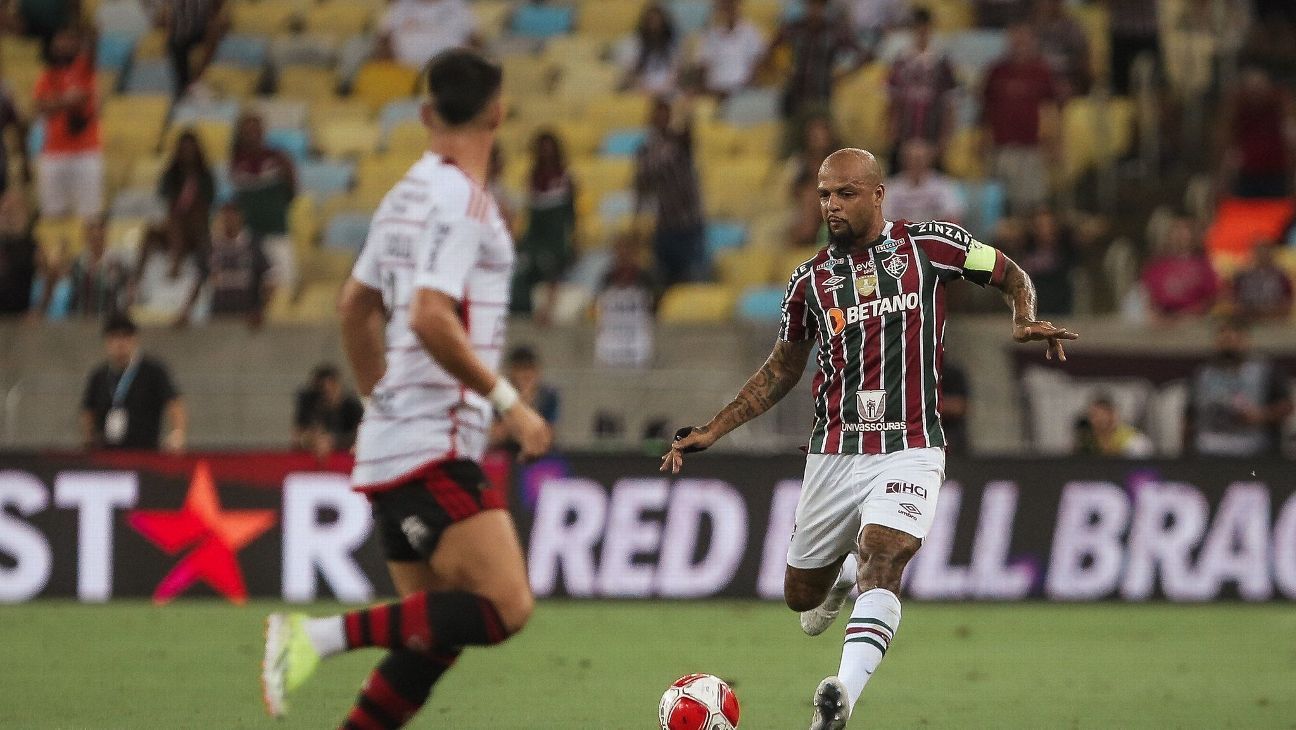 Felipe Melo critica imprensa por celebração de títulos de equipes favorecidas.