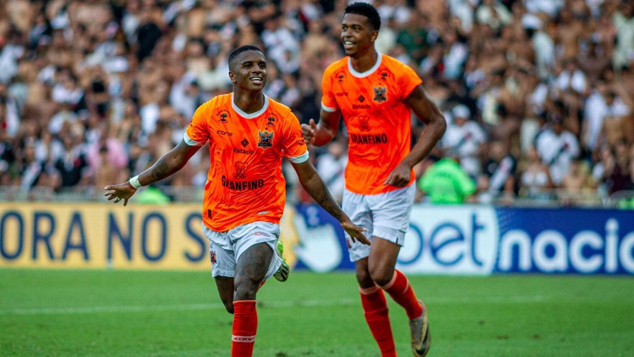 Contratação de Carlinhos: da quarta divisão ao Flamengo em 6 meses.