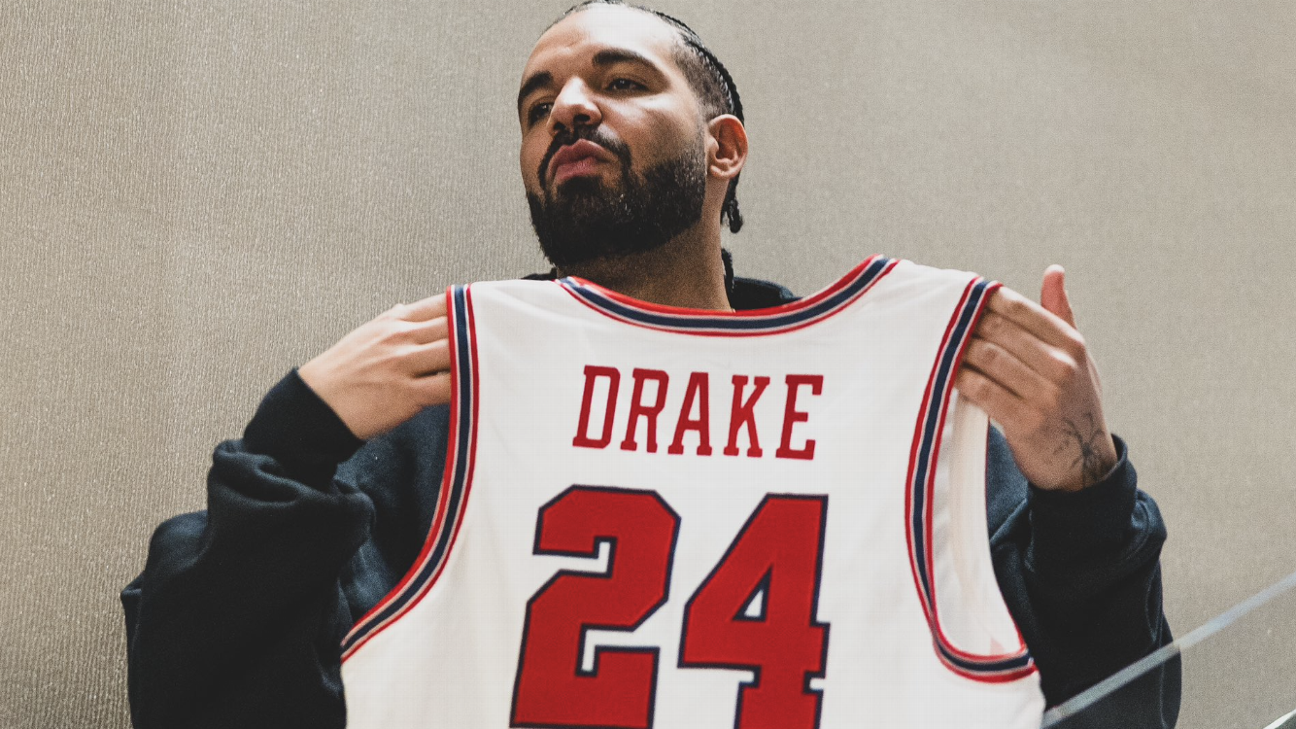 houston-guard-jamal-shead-presents-drake-with-custom-jersey-espn
