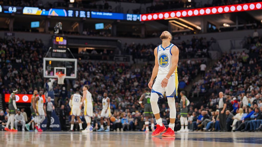 Steve Kerr verdedigt het lage minutentotaal van Stephen Curry na verlies