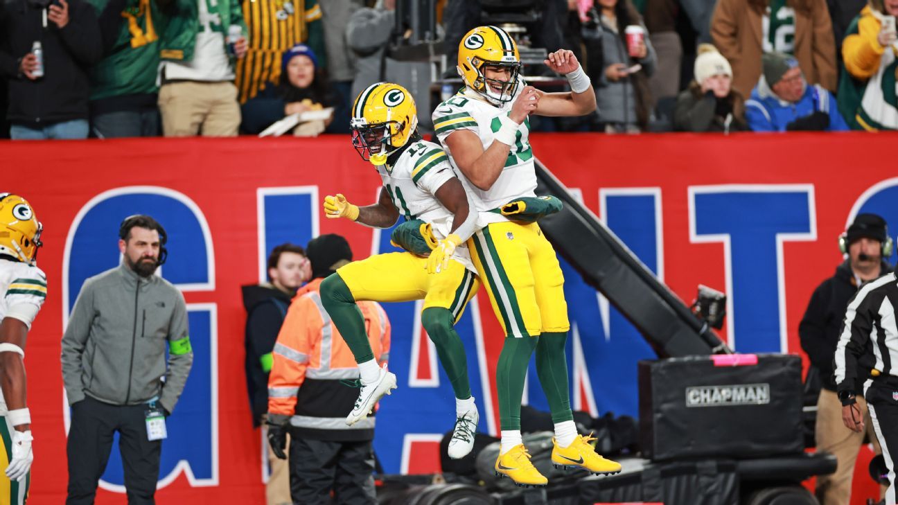 Jordan Love in action, poised to lead the Packers in 2024