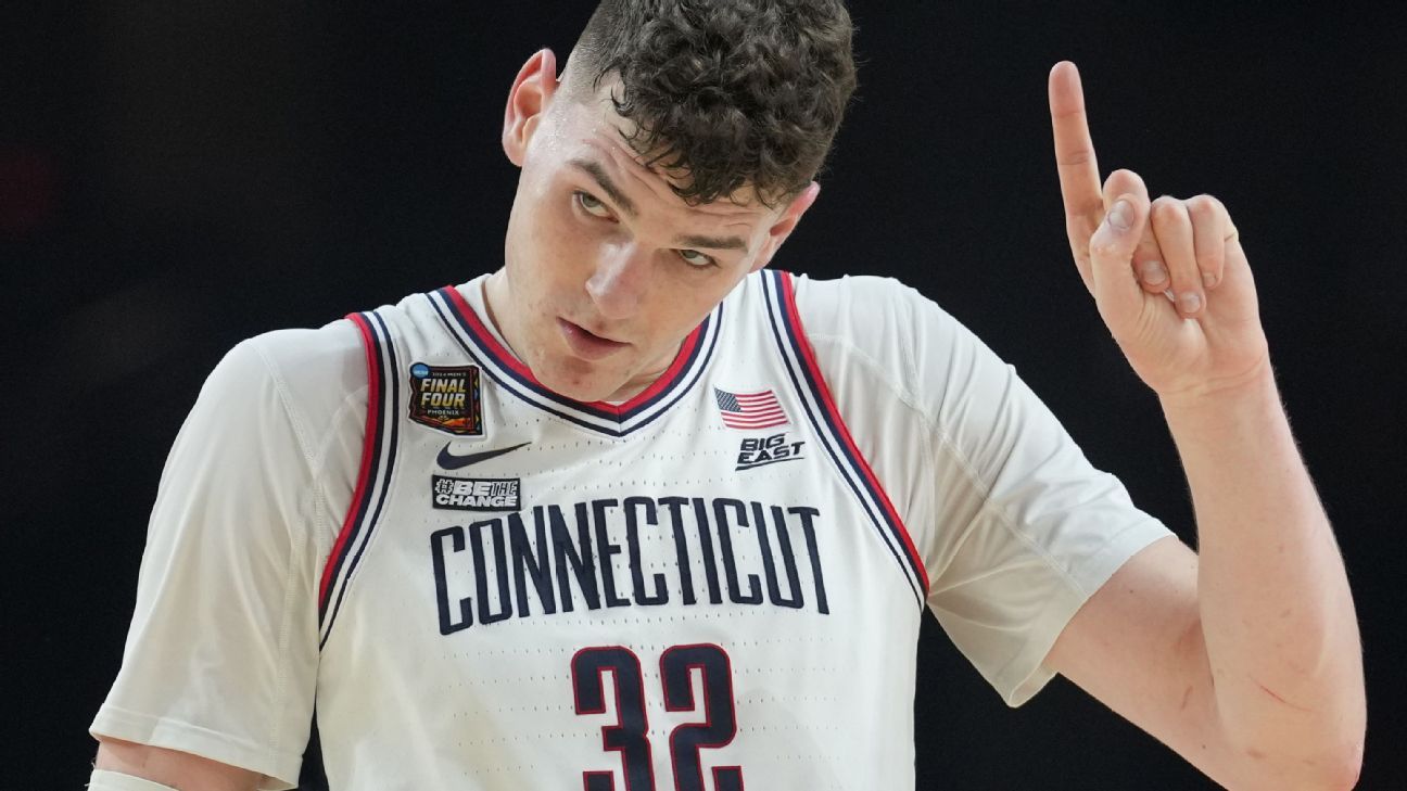 UConn center Donovan Clingan enters the NBA draft