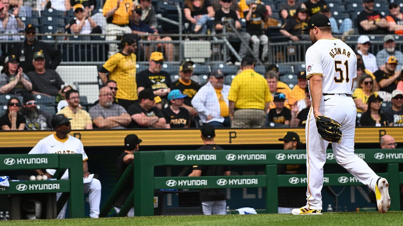 Pirates closer, area native Bednar booed at home