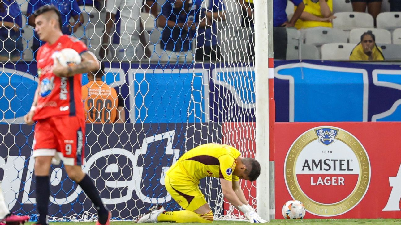Cruzeiro cede empate surpreendente para Alianza na estreia da Sul-Americana com novo técnico