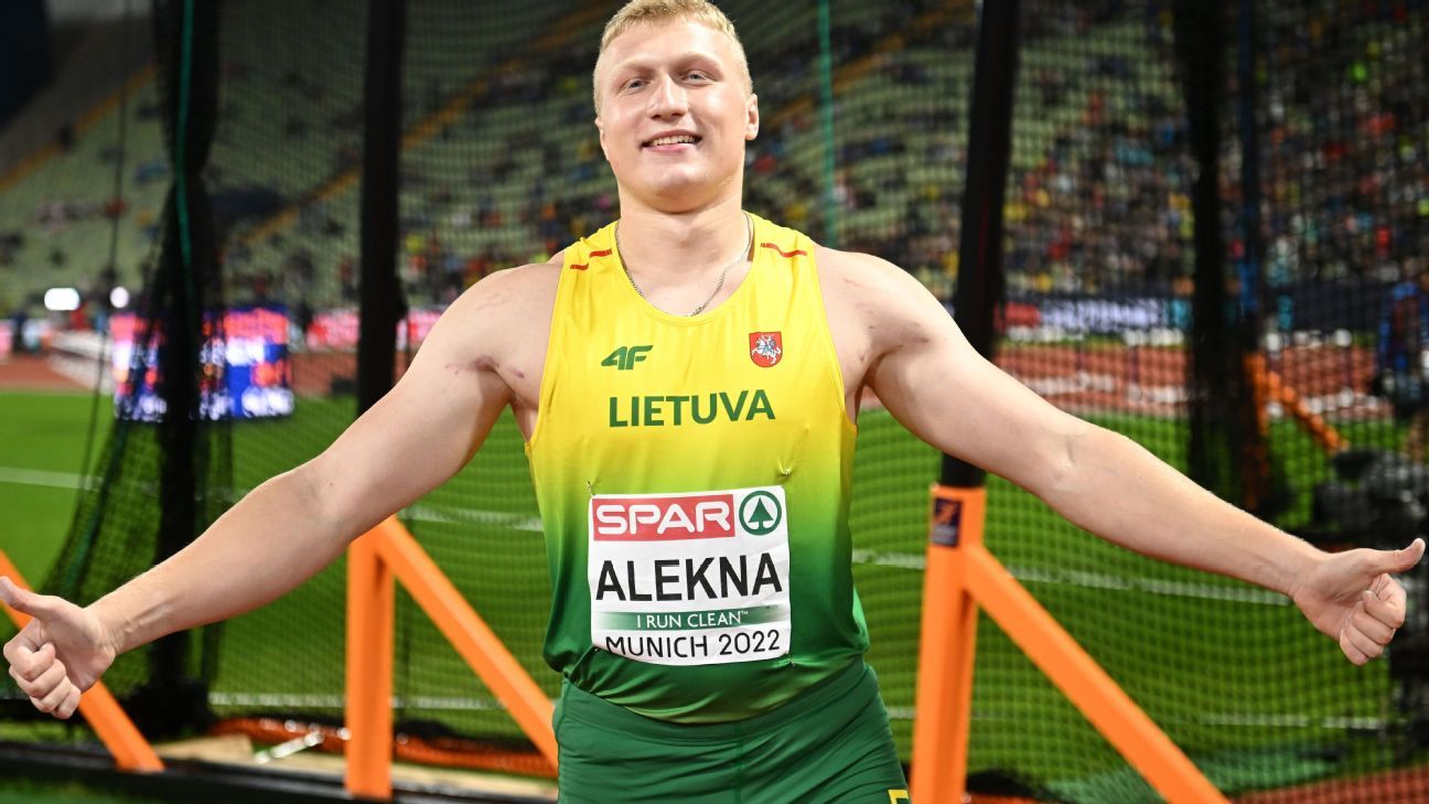 Cal’s Alekna, 21, sets world record in discus throw