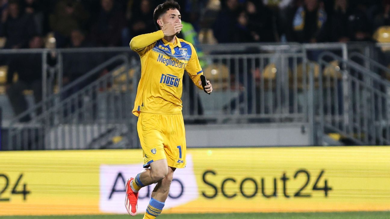 Matías Soulé once again celebrated a goal with Frosinone, which beat Salernitana and sent them to relegation