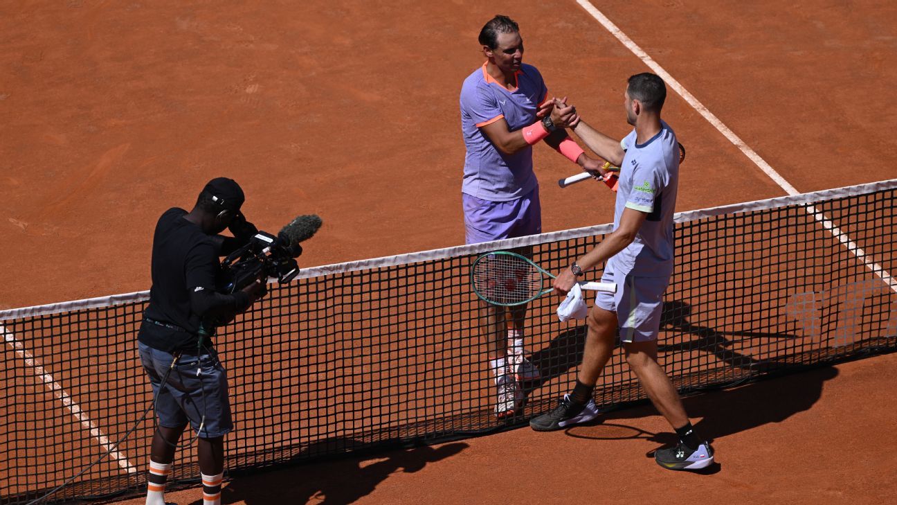 Rafael Nadal maîtrisé à Rome, incertain pour Roland Garros