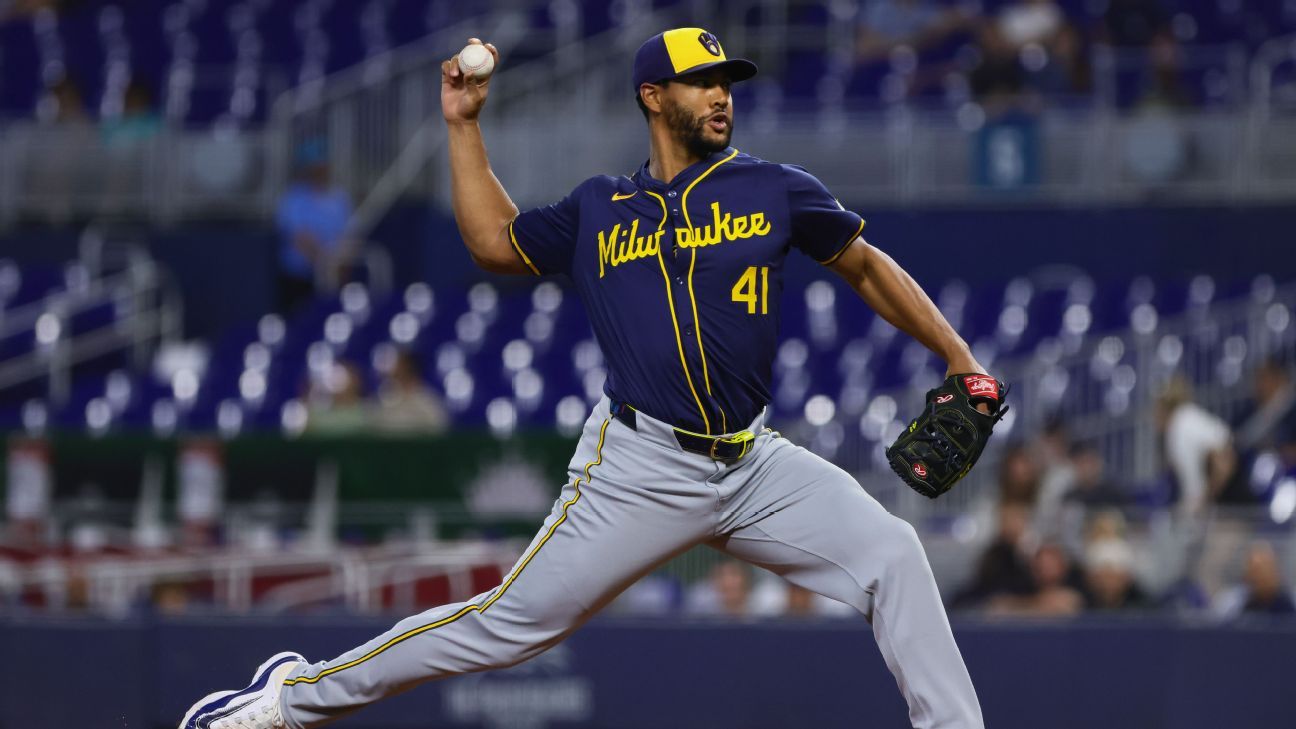 Brewers' Ross exits start early with strained back