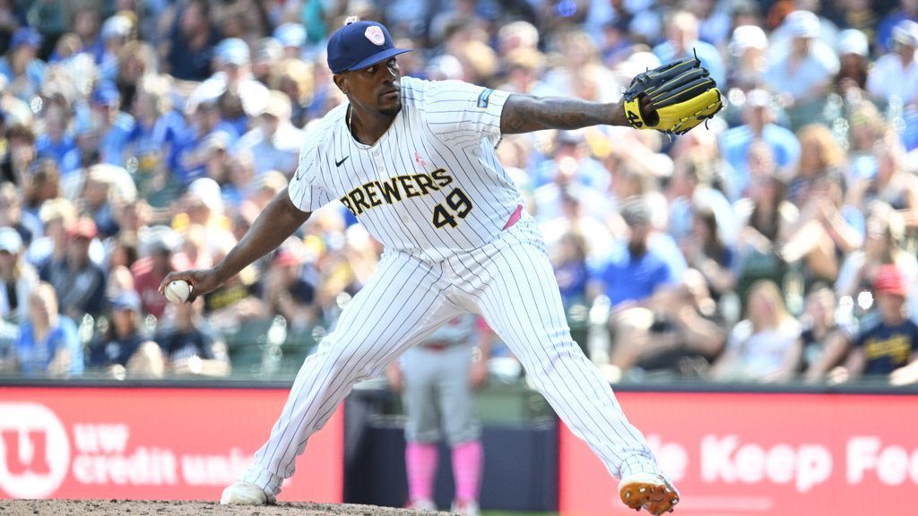 O's acquire reliever Vieira in trade with Brewers