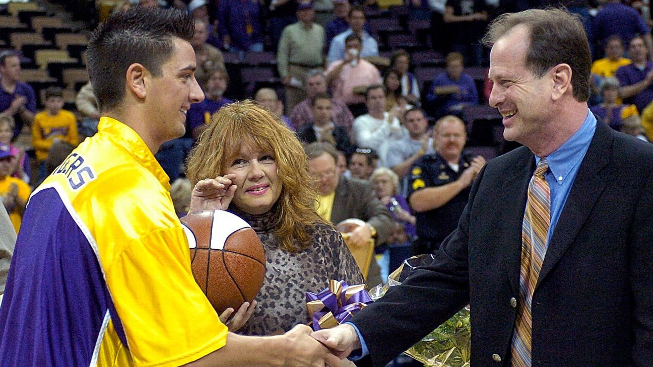 Ex-LSU player Maravich, son of Pete, dies at 42