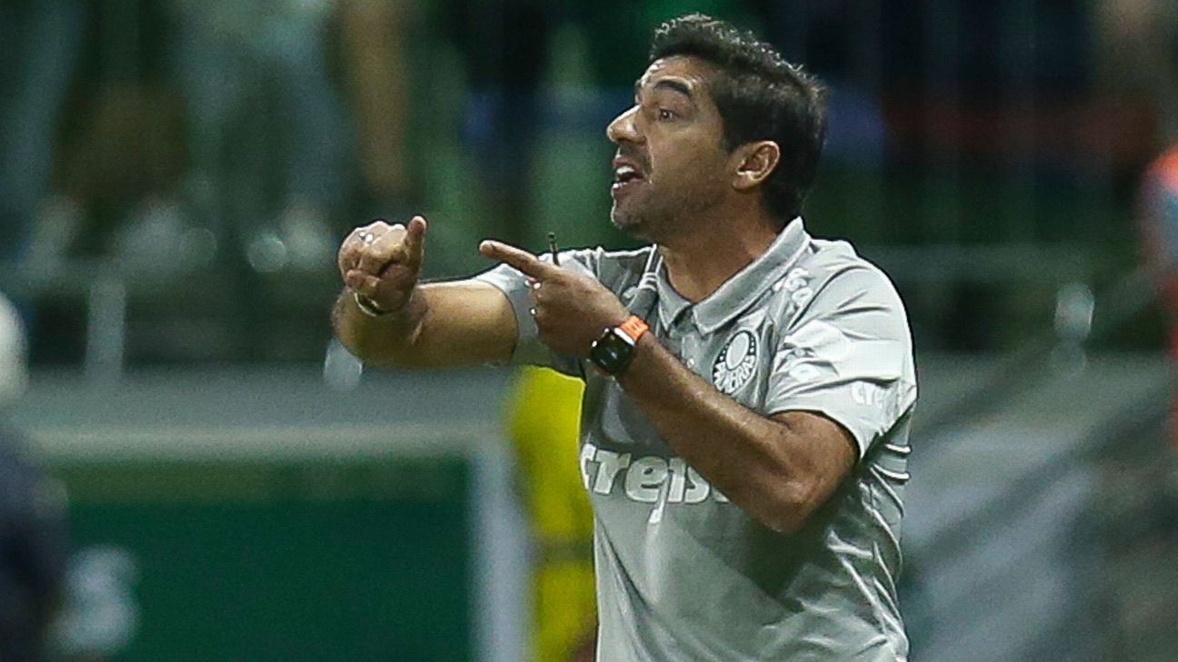 Abel garante permanência de jogadores no Palmeiras durante janela de transferências.