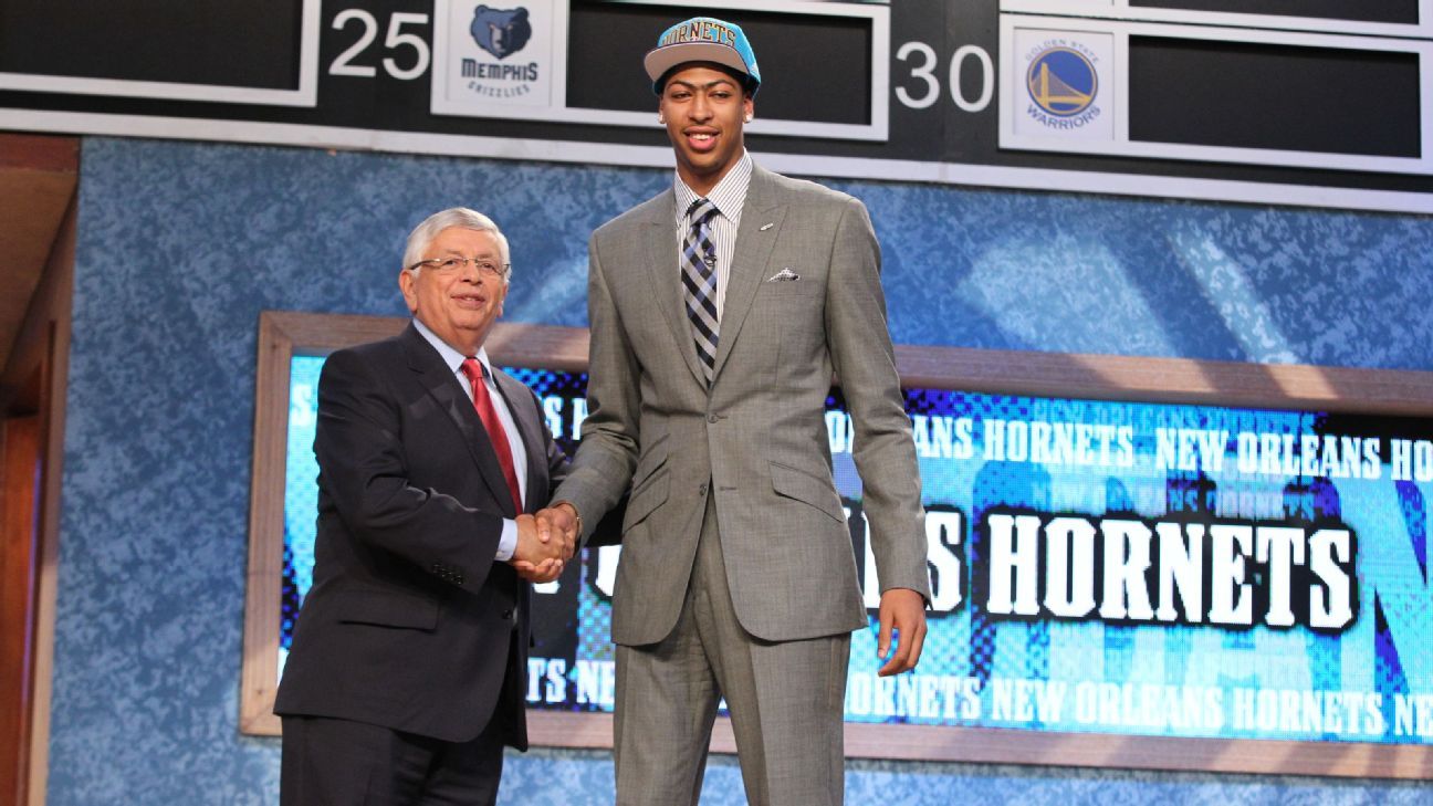 Энтони Дэвис на драфте НБА 2012