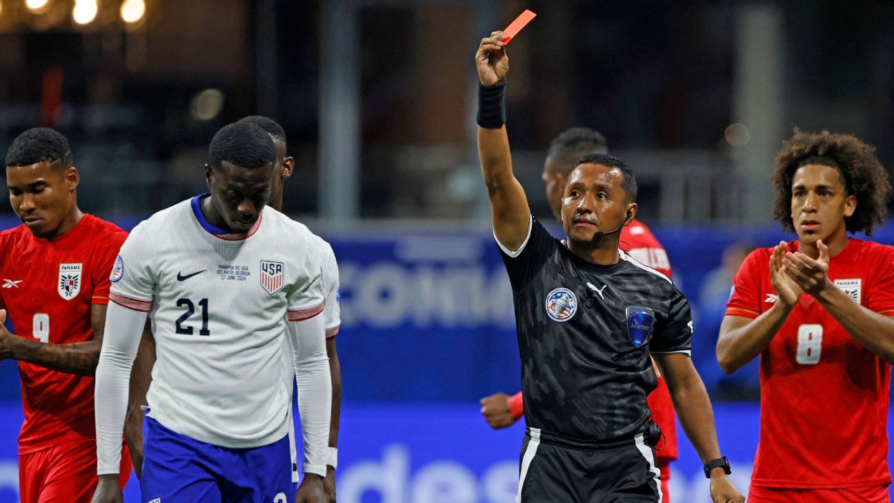 USMNT's Weah gets 1st-half red card vs. Panama