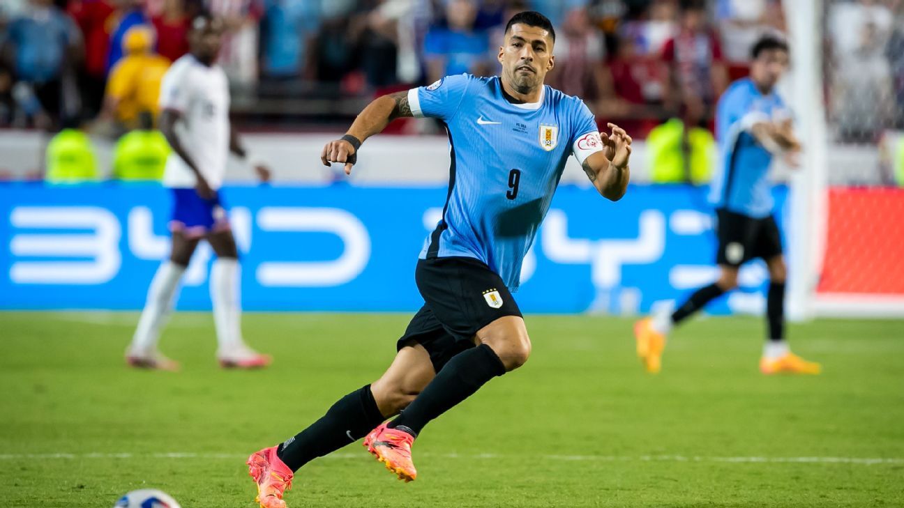 Suarez enjoying final moments with Uruguay