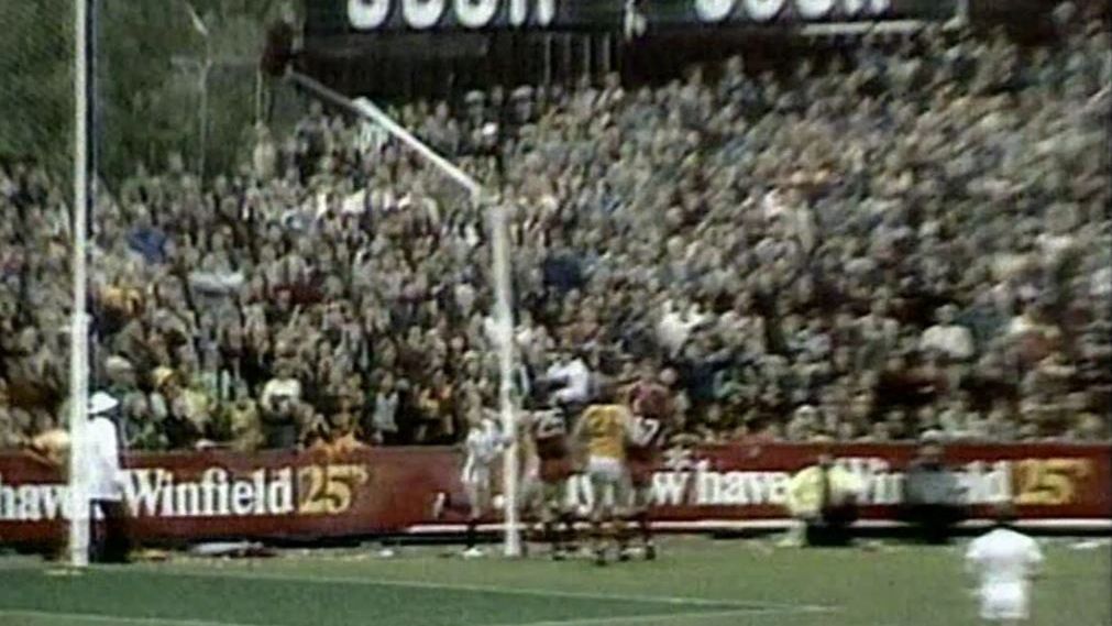 Remember When: Leigh Matthews broke the point post at Windy Hill