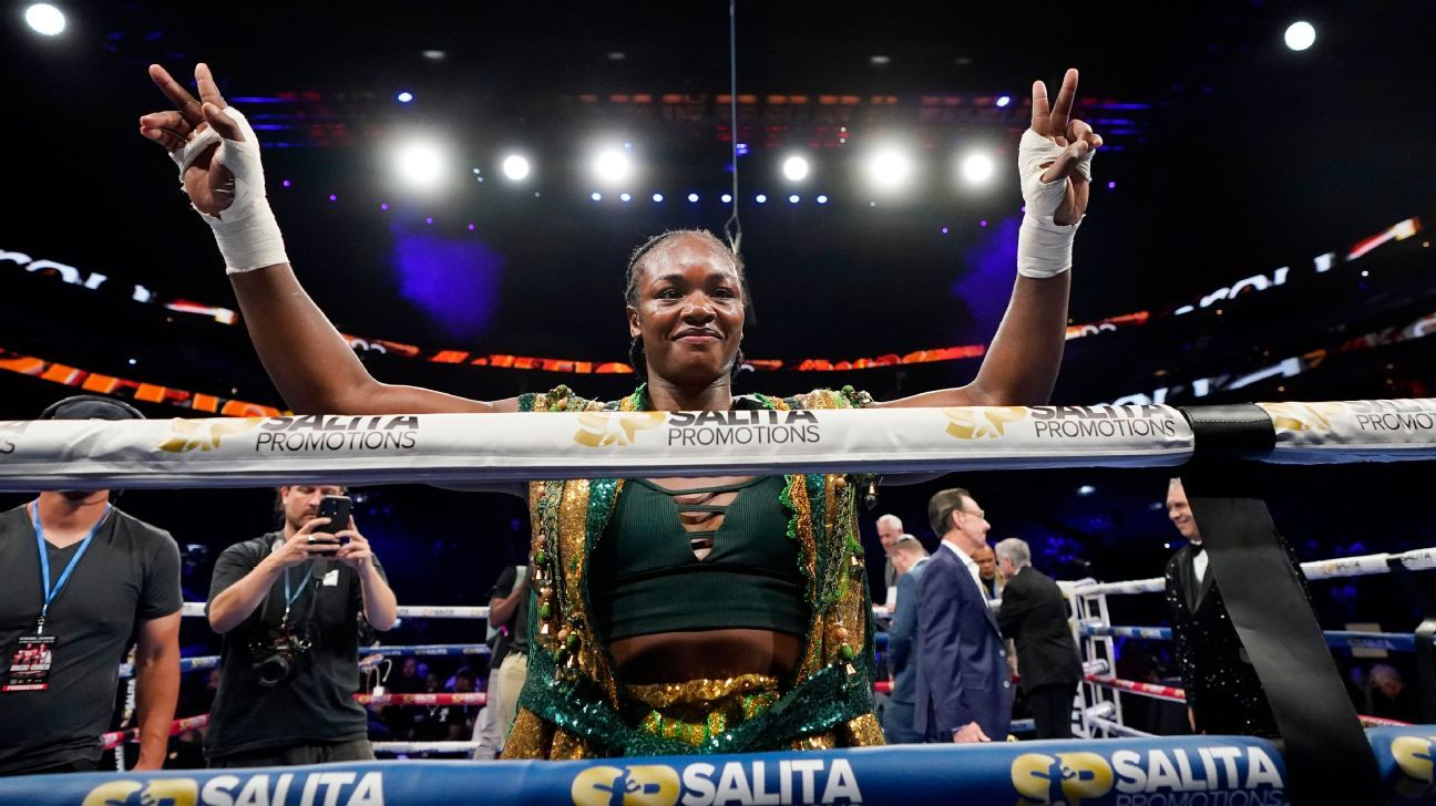 Claressa Shields wins heavyweight title via TKO over Vanessa LePage-Joanis