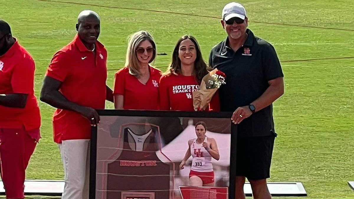 How did Carl Lewis come to ask to train Cecilia Tamayo?