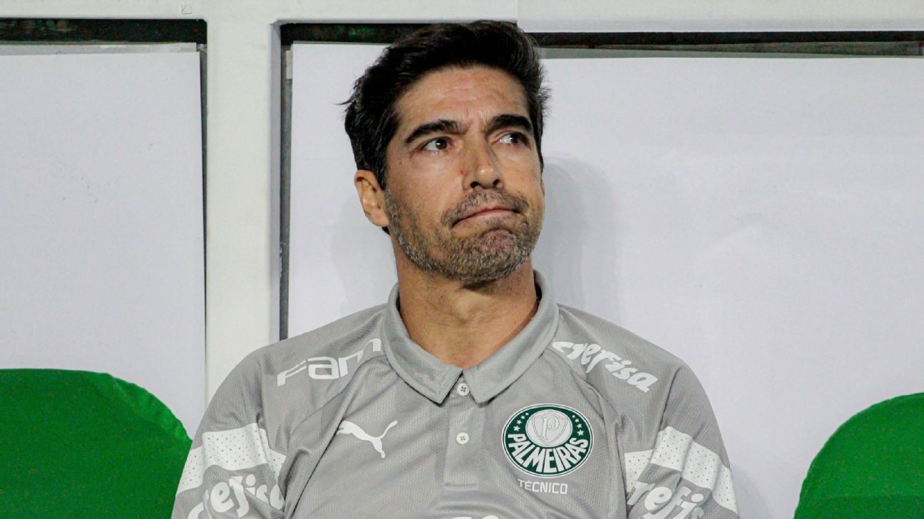 EXPULSÃO CORRETA? Abel Ferreira é expulso por gesto obsceno em jogo entre Palmeiras e Flamengo