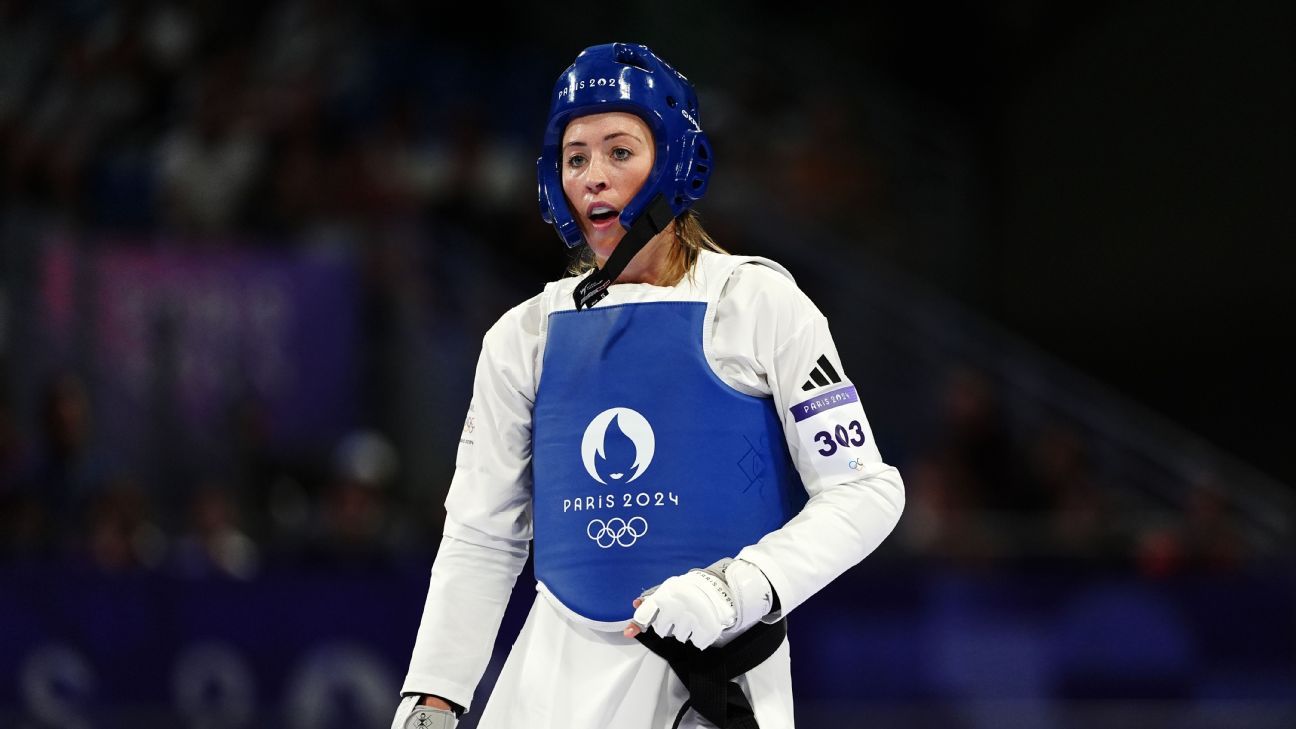 Taekwondo champ Jones launches boxing career