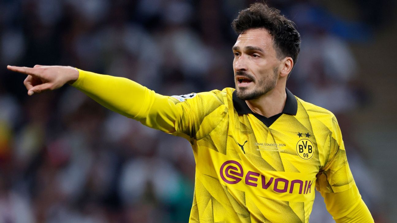 Roma sign ex-Dortmund defender Mats Hummels