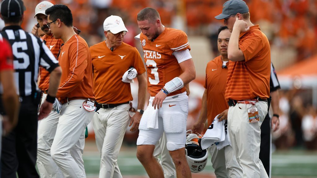 Texas QB Quinn Ewers (abdominal strain) out against UTSA