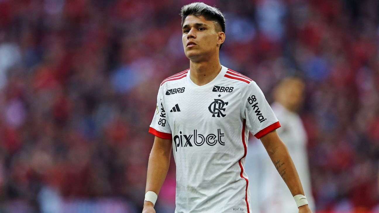 Flamengo recusa proposta de troca por Luiz Araújo e Matheus Pereira.