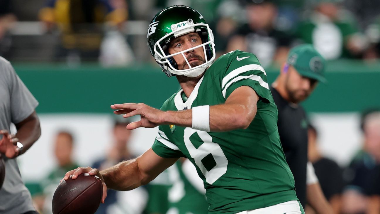 Aaron Rodgers shines in the Jets’ victory over the Patriots